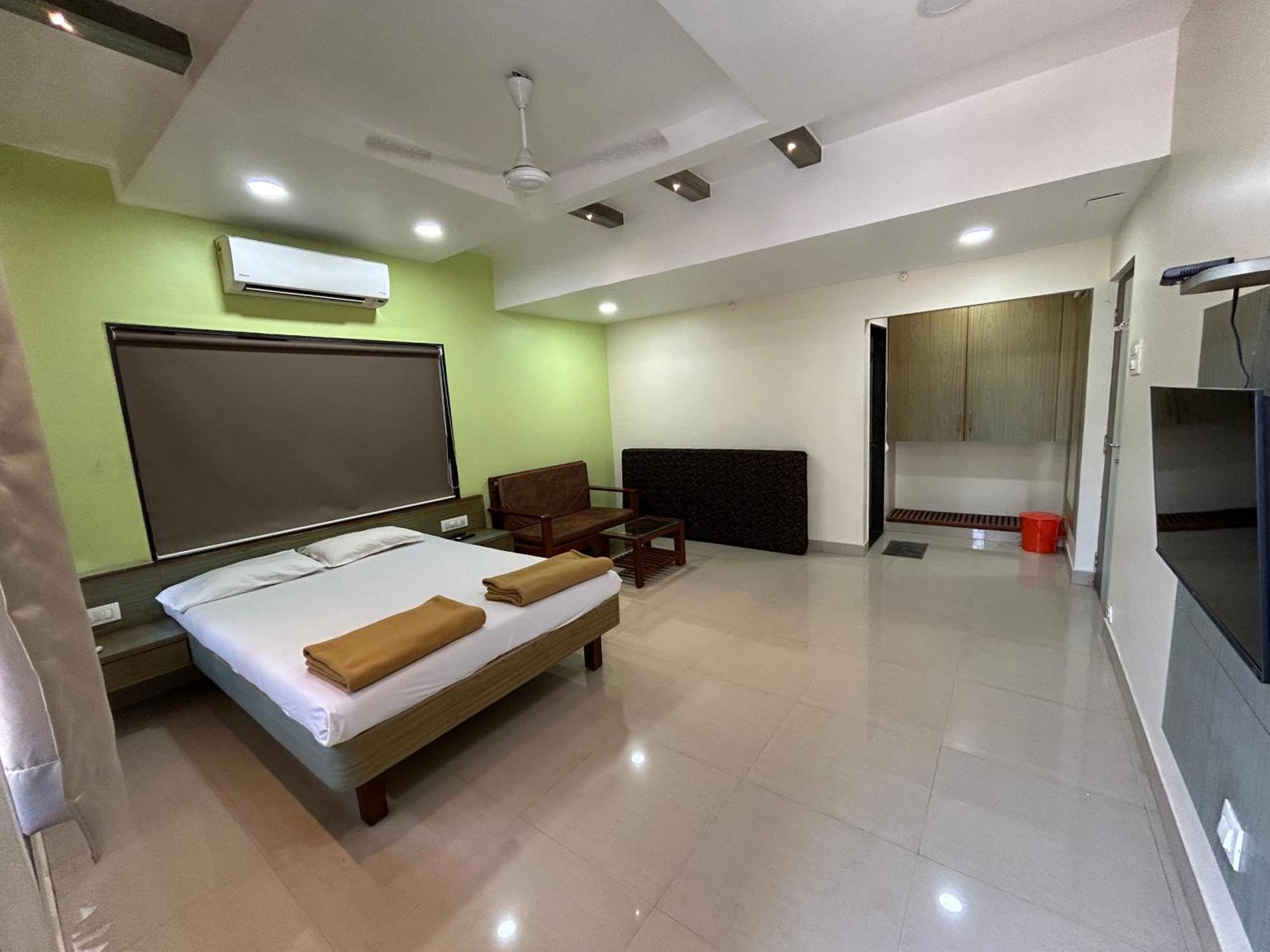 Hotel Aaba'S Gomantak Sawantwadi ภายนอก รูปภาพ