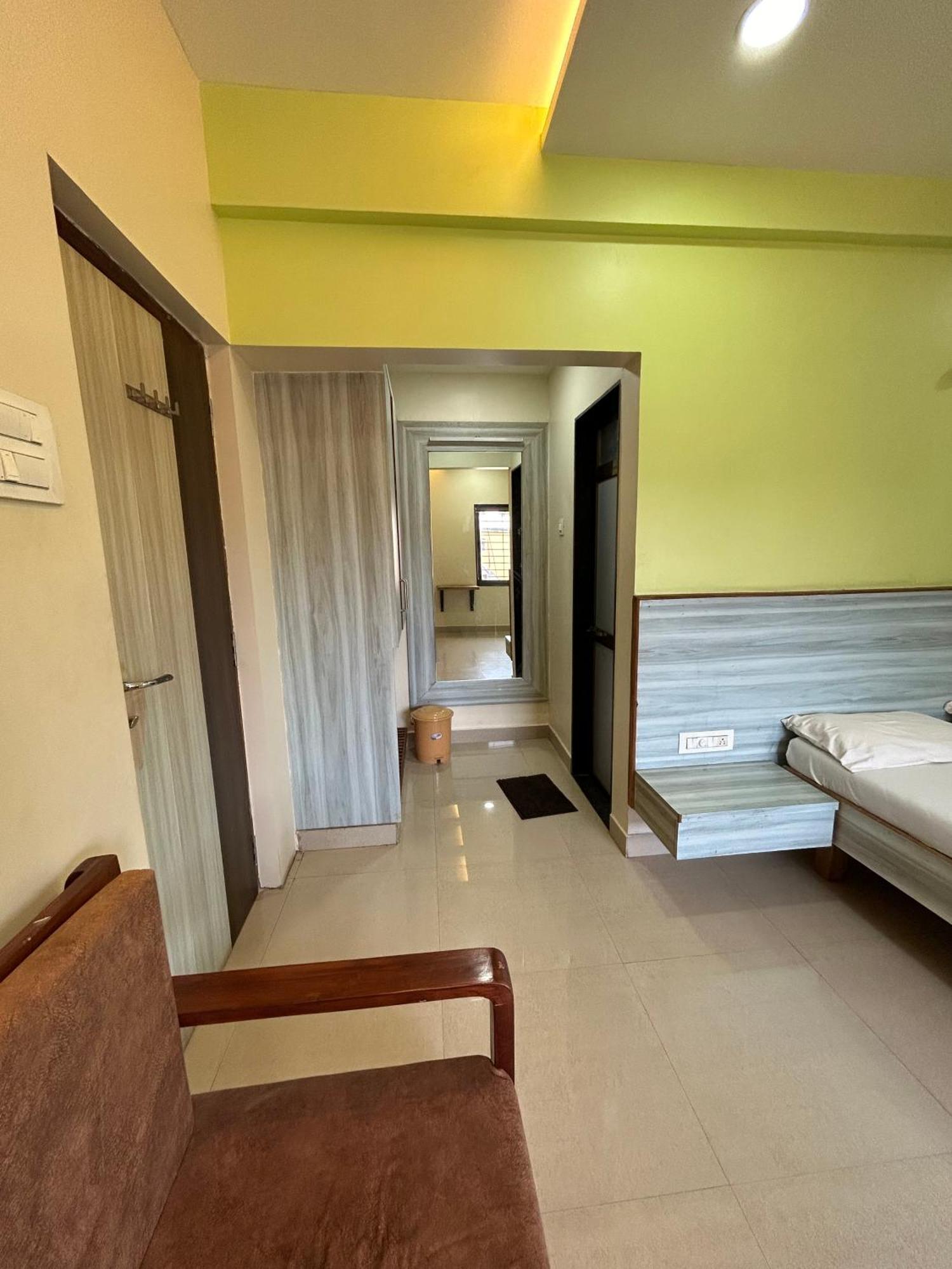 Hotel Aaba'S Gomantak Sawantwadi ภายนอก รูปภาพ